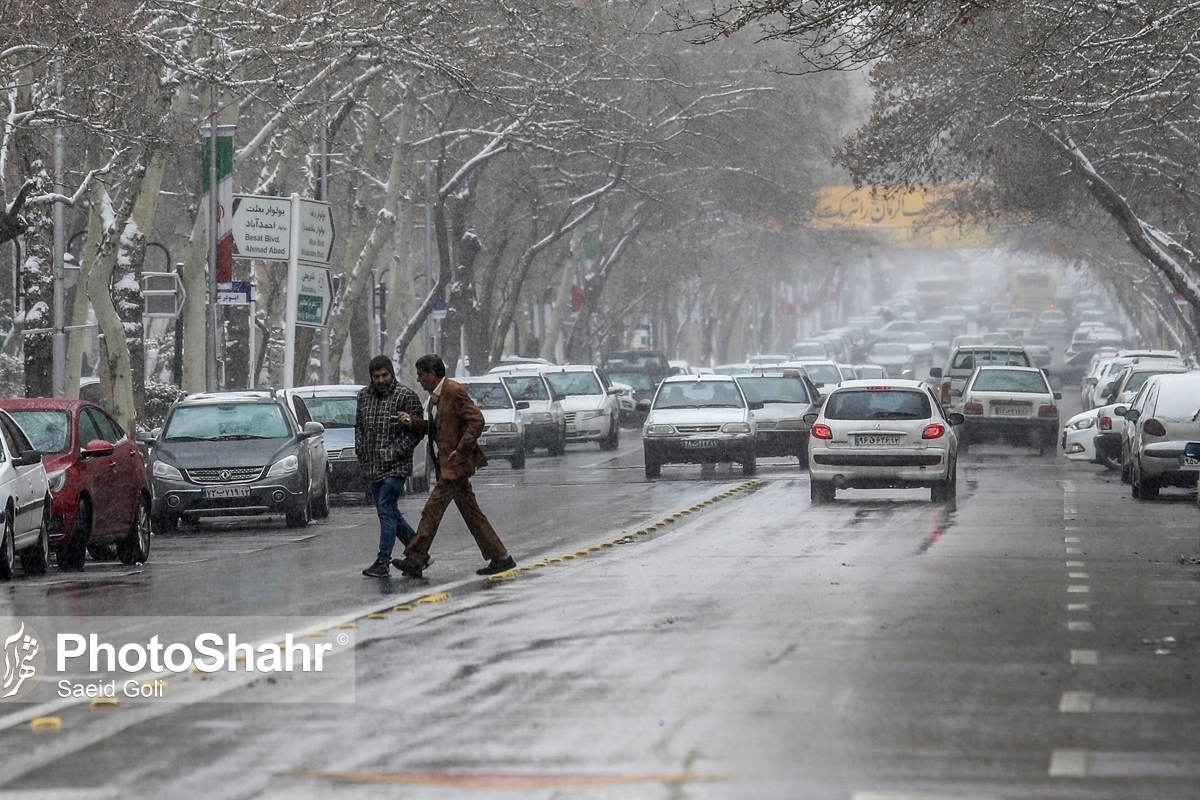کارشناس پیش‌بینی هواشناسی خراسان رضوی گفت: خراسان رضوی در پایان این هفته، میزبان نزولات جوی است و دمای هوا در این استان به طور محسوسی کاهش می‌یابد.