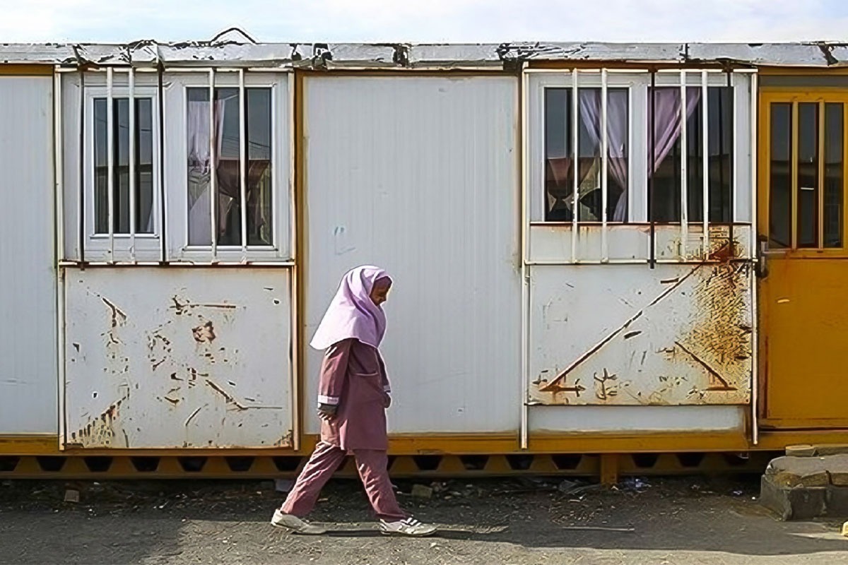 رئیس کمیسیون آموزش و تحقیقات مجلس شورای اسلامی گفت: با تلاش دولت و حمایت مجلس، بساط مدارس کانکسی سال آینده جمع خواهد شد.