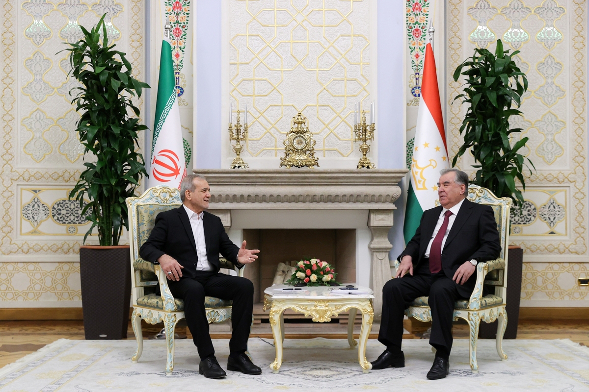 پس از مذاکرات رؤسای جمهوری ایران و تاجیکستان، ۲۳ تفاهم‌نامه بین مقامات ایران و تاجیکستان امضا شد.