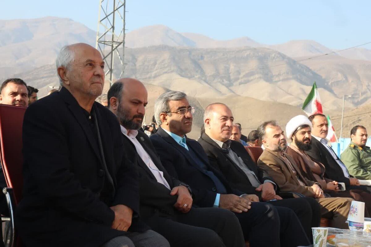 استاندار خراسان رضوی در مراسم بهره‌برداری از نخستین مدرسه الگویی کشور در قالب طرح ملی «محرومیت‌زدایی از فضاهای آموزشی» در کلات نادر خراسان رضوی گفت: اگر به آموزش و پرورش بها داده نشود، جامعه ساخته نخواهد شد.