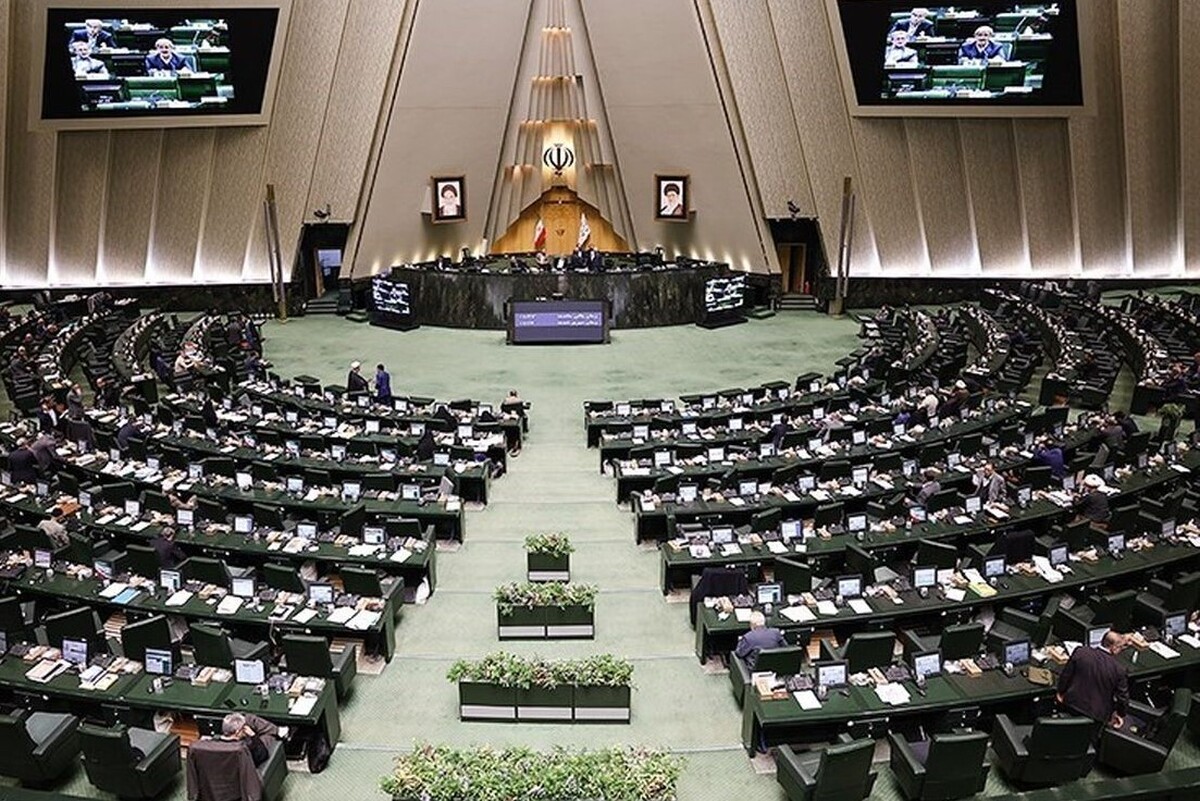 عضو کمیسیون امور داخلی کشور و شورا‌ها گفت: پیشنهاد رئیس کمیسیون مبنی بر پنج‌ساله‌شدن شورا‌ها هفتم بهمن‌ ۱۴۰۳ بررسی می‌شود.
