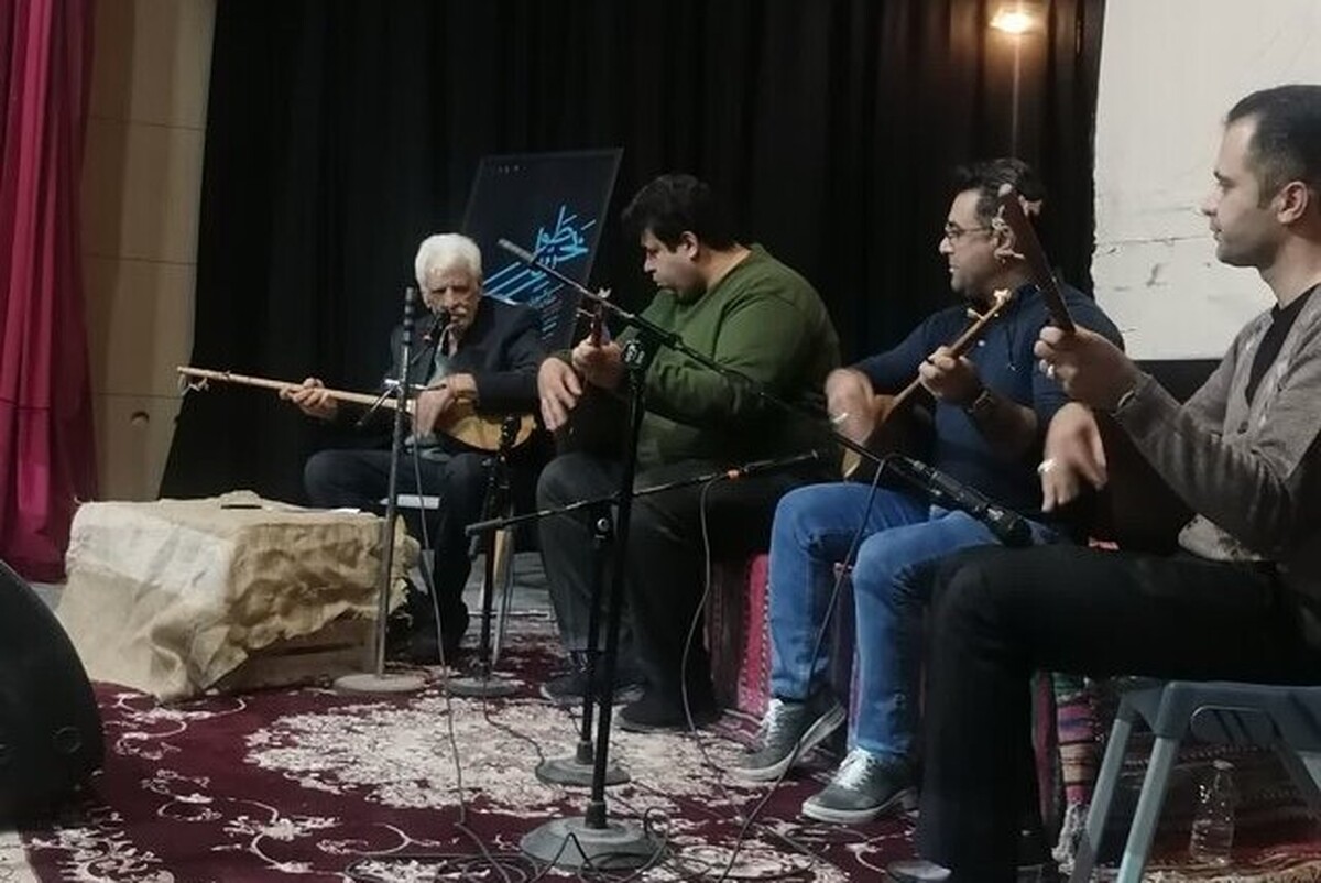 ویژه برنامه موسیقی بحر طویل به مناسبت هفدهمین سالگرد درگذشت حاج قربان سلیمانی گنجینه موسیقی مقامی ایران برگزار شد.