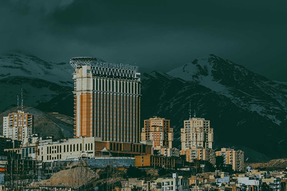 رئیس هیئت مدیره جامعه حرفه‌ای هتل‌داران ایران گفت: گردشگری ورودی دچار مسئله شده است و مسافران خارجی را از دست داده‌ایم از طرفی گرانی و تورم اجازه سفر را به مردم نمی‌دهد.