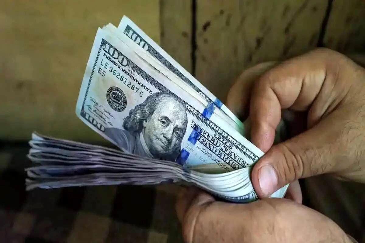 آخرین قیمت معاملات توافقی دلار حواله در سامانه نیما ۶۴هزار و ۱۲۰ تومان و دلار اسکناس ۶۵هزار و ۹۱۶ تومان ثبت شده است.