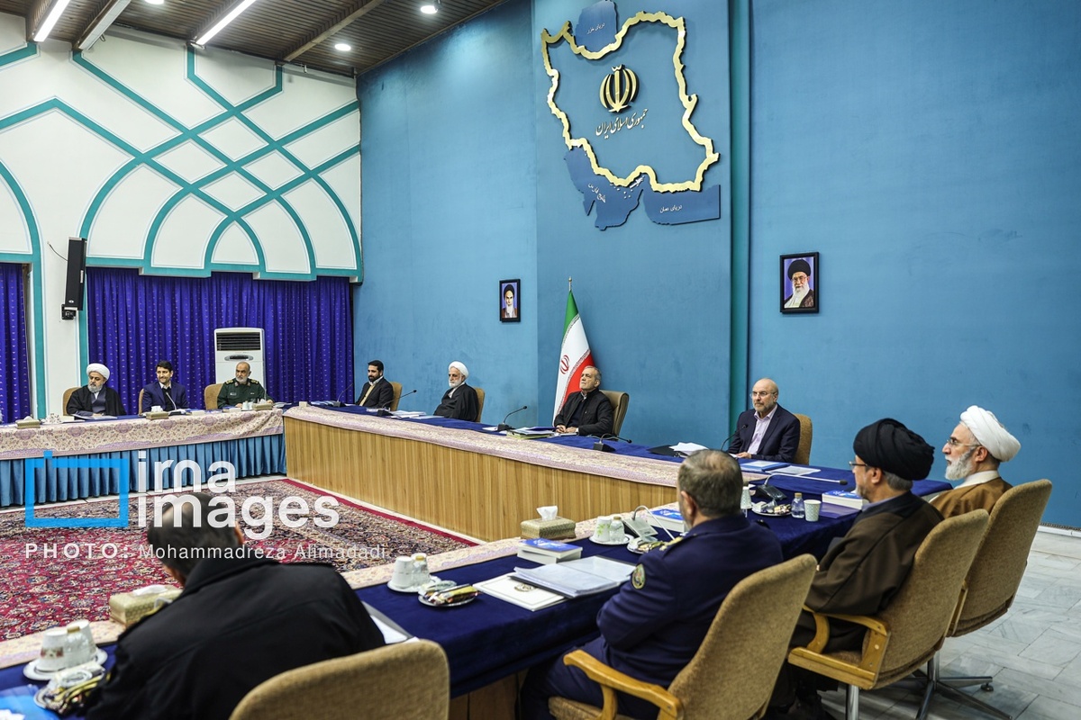 رفع فیلترینگ واتساپ و گوگل پلی تنها بخشی از برنامه شورای عالی فضای مجازی است و اقدامات دیگر این شورا ممکن است به محدودتر شدن اینترنت در ایران منجر شود.
