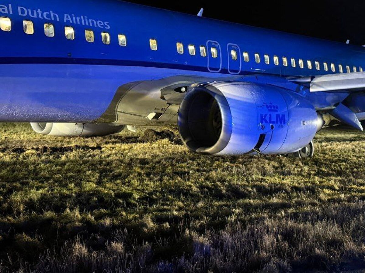 یک هواپیمای مسافربری شرکت «کی ال ام»(KLM) که از اسلو به آمستردام در پرواز بود، عصر شنبه در فرودگاه تورپ واقع در سندف جورد در نزدیکی جنوب پایتخت نروژ فرود اضطراری داشت.