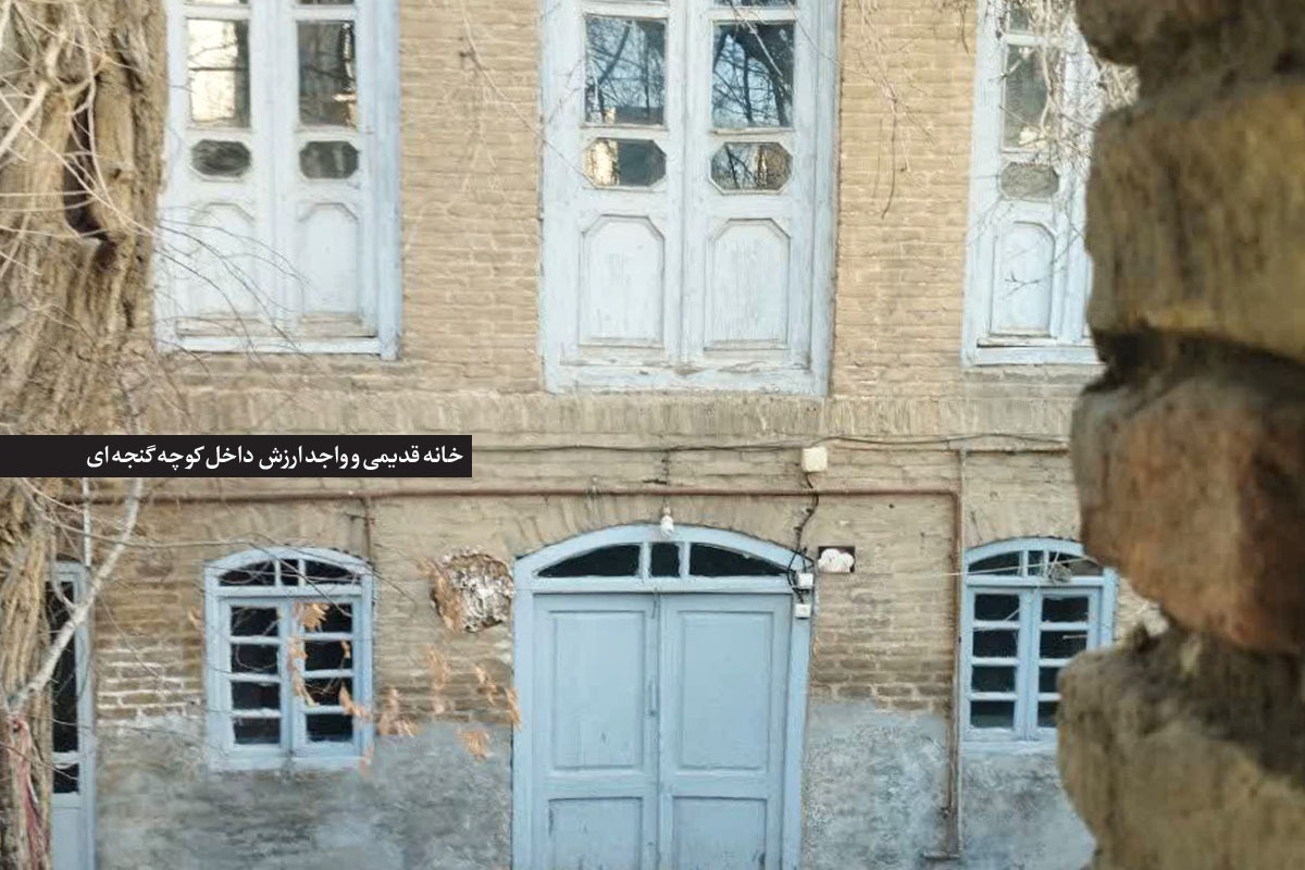 شاید بتوان فرعی «خندق‌۲۳» (توحید‌۲۳) را تنها کوچه بافت قدیم شهر مشهد لقب داد که هیچ‌کدام از فرعی‌های آن بن‌بست نیستند.