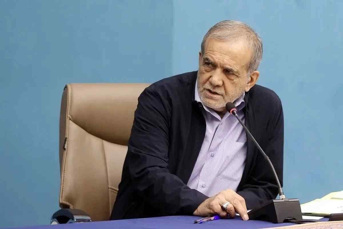 مسعود پزشکیان رئیس جمهوری گفت: با حقوق ۲۰ -۲۵ میلیونی نمی‌توان در تهران زندگی کرد.