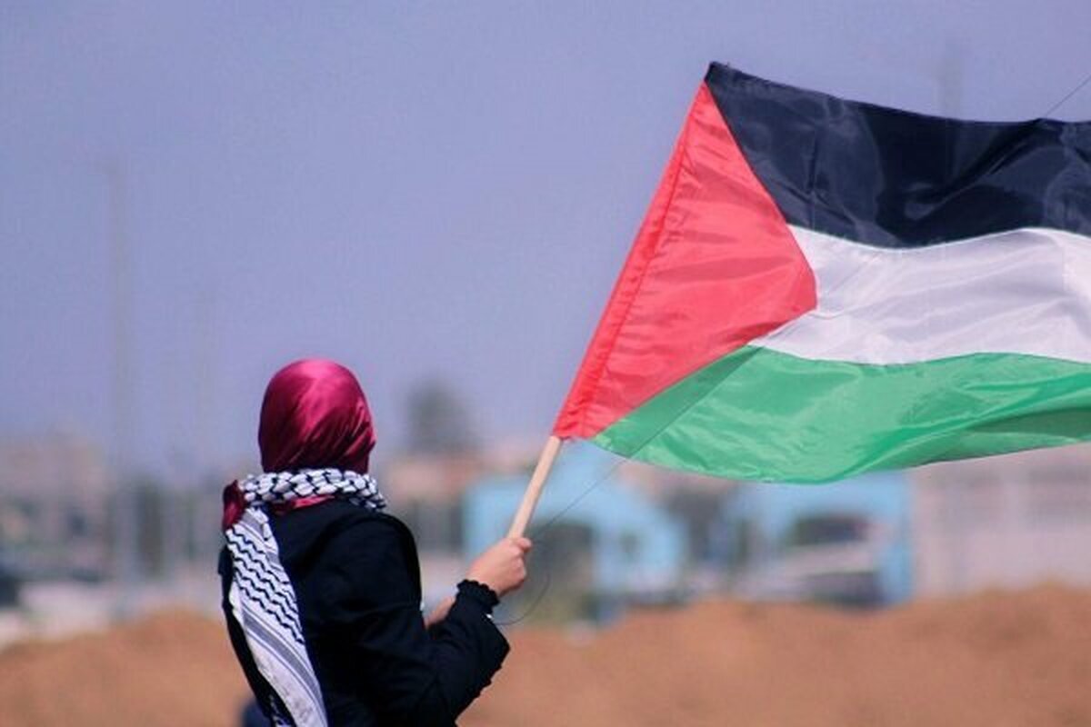بانوان آزاده فلسطینی که در چهارچوب اولین مرحله از عملیات تبادل اسرا، آزاد شده‌اند، لحظاتی بعد از رسیدن به منازل خود روایت‌هایی از خود و شکنجه‌هایی که در زندان‌های رژیم صهیونیستی با آن مواجه بودند، مطرح کردند.