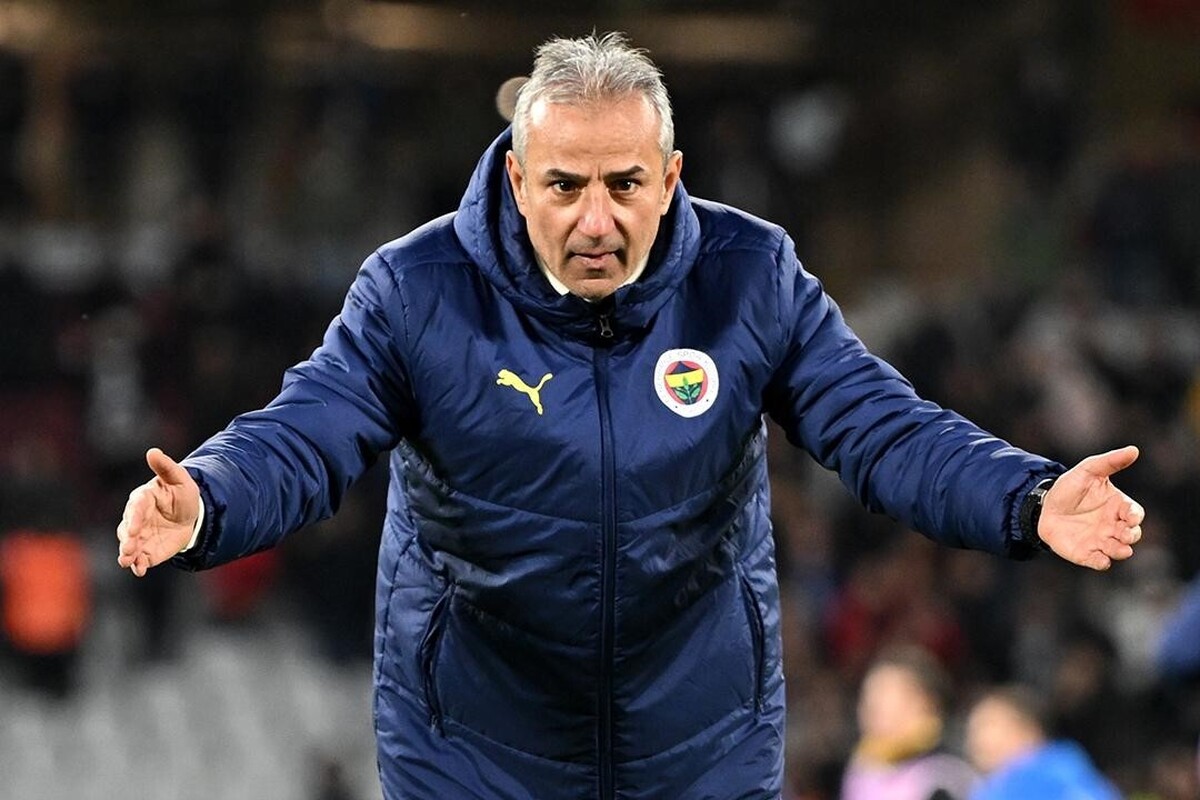 سرمربی سابق فنرباغچه توافقش با باشگاه پرسپولیس برای هدایت سرخ‌پوشان تهرانی را تکذیب کرد.