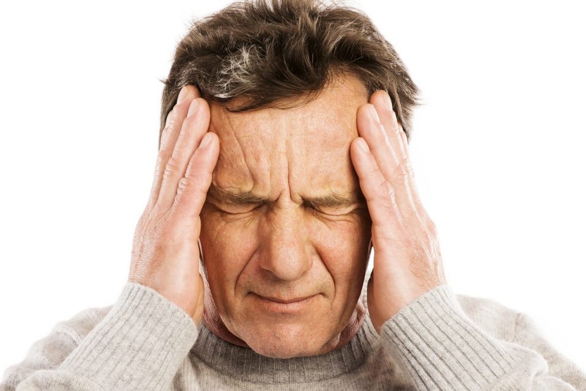 متخصص گوش و حلق و بینی و فلوشیپ اتولوژی و عضو هیأت علمی دانشگاه علوم پزشکی مشهد، با بیان اینکه شایع‌ترین نوع سرگیجه، مربوط به مشکلات در سیستم تعادل گوش داخلی است اظهار کرد: بیماری منیر و اختلالات عصب تعادل، از جمله همین مشکلات است که معمولاً توسط متخصصان گوش و حلق و بینی درمان می‌شوند. 