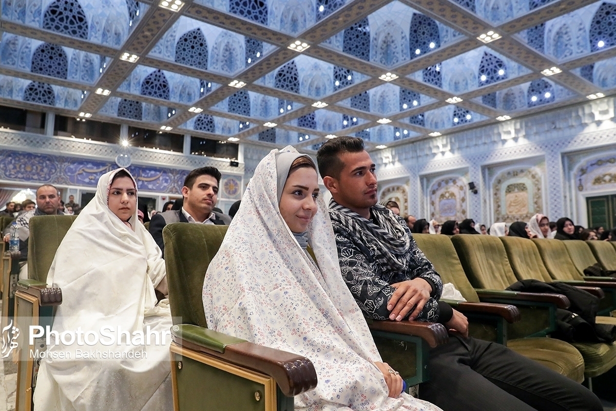 رئیس نهاد نمایندگی مقام معظم رهبری در دانشگاه‌ها از اعزام حدود هفت هزار زوج دانشجویی به مشهد مقدس در قالب طرح «همسفر تا بهشت» خبر داد و گفت: تاکنون (بهمن‌ماه)، ۱۷ کاروان راهی مشهد مقدس شدند.