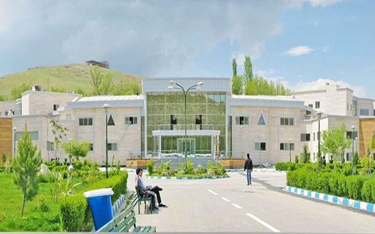 رئیس دانشگاه صنعتی ارومیه گفت: پیگیر احقاق حق دانشجوی دانشگاه هستیم.