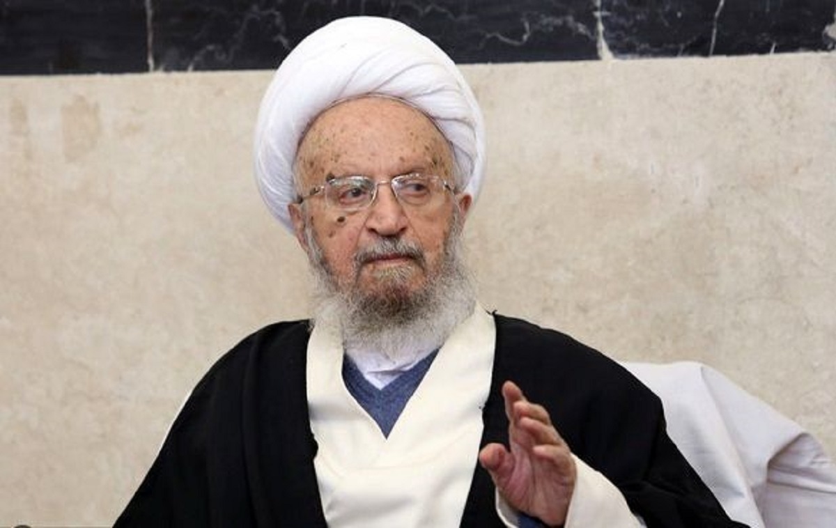 مرجع تقلید شیعیان با تاکید بر رفع برخی بدآموزی های شبکه نمایش خانگی گفت: برخی محتواهای این شبکه برای جوانان بدآموز است و باعث انحراف آن‌ها می‌شود.