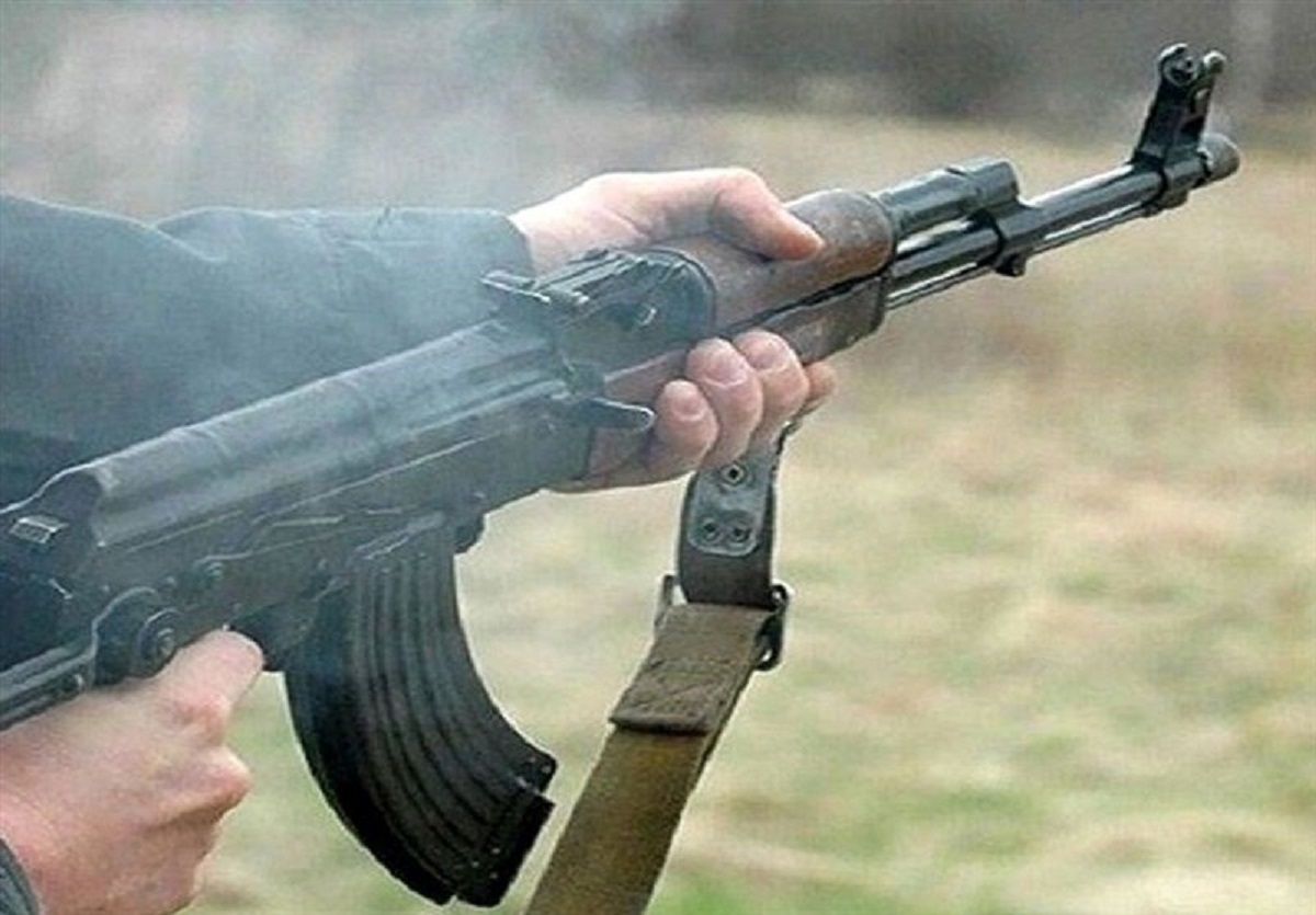 منابع در استان حماه در مرکز سوریه اعلام کردند که یک گروه مسلح نقاب‌دار وارد یک روستا شده و ۱۵ تن را ترور کردند.