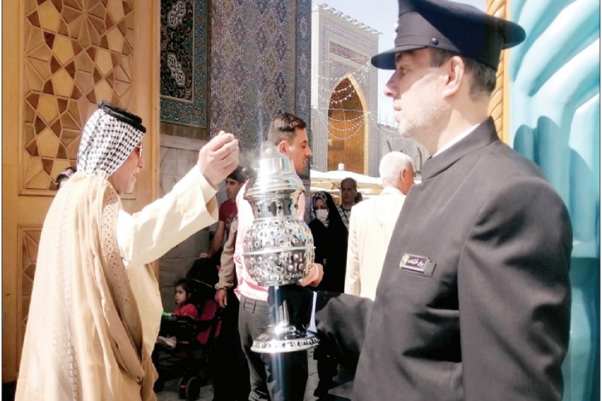 معاون بین‌الملل آستان قدس رضوی از تشرف سالانه حدود ۲ میلیون و ۵۰۰ هزار زائر خارجی به حرم مطهر رضوی خبر داد و گفت: از این تعداد، عرب‌زبانان در رده نخست قرار دارند.