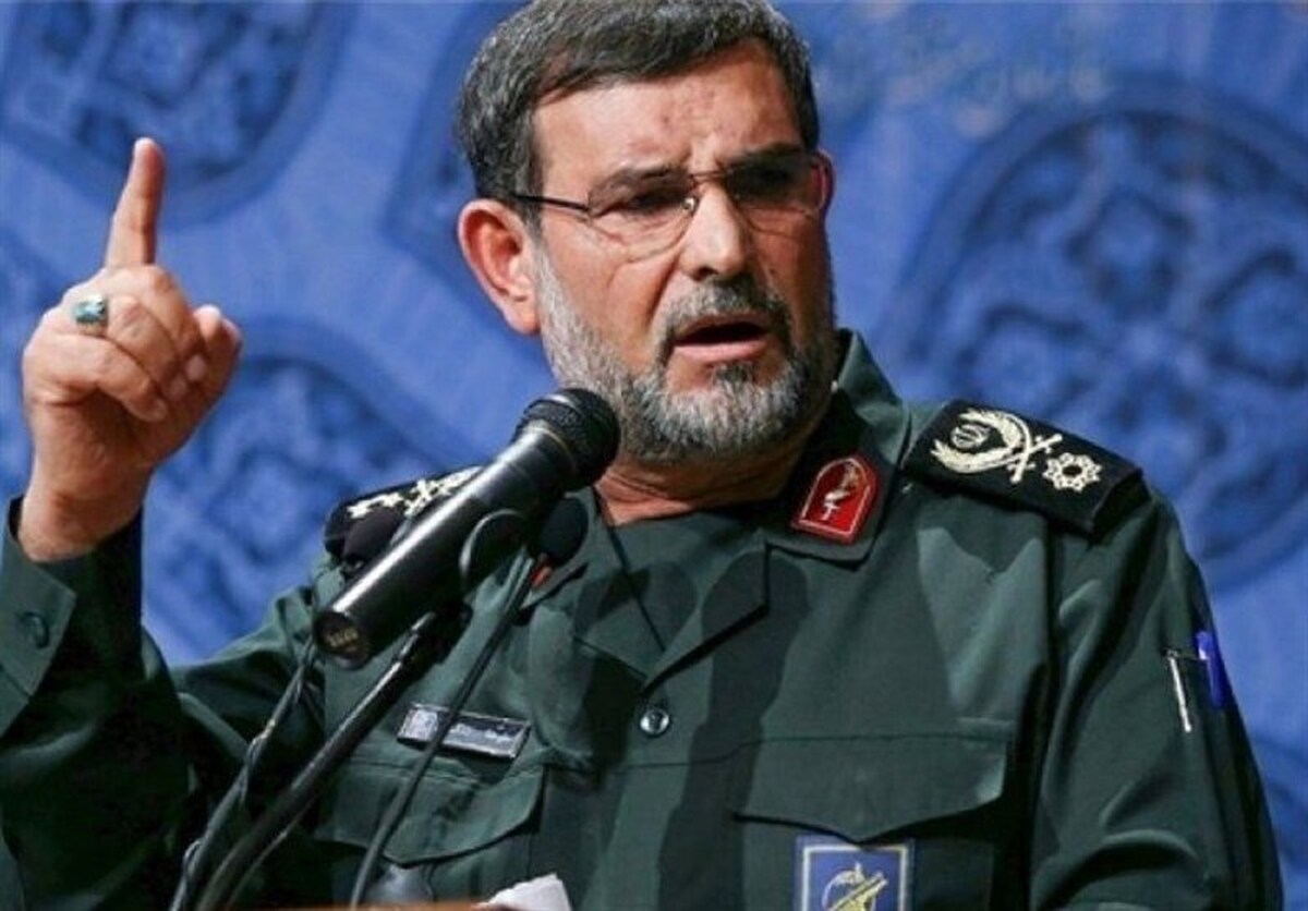 فرمانده نیروی دریایی سپاه گفت: سامانه‌هایی که امروز رونمایی شد، با کشنده‌های زمینی مسلح شدند که علاوه بر موشک‌های دریایی است و با تکنولوژی‌هایی که دانشمندان ایرانی به آن دست یافته‌اند نیاز به حضور در سواحل برای انجام عملیات ندارند.