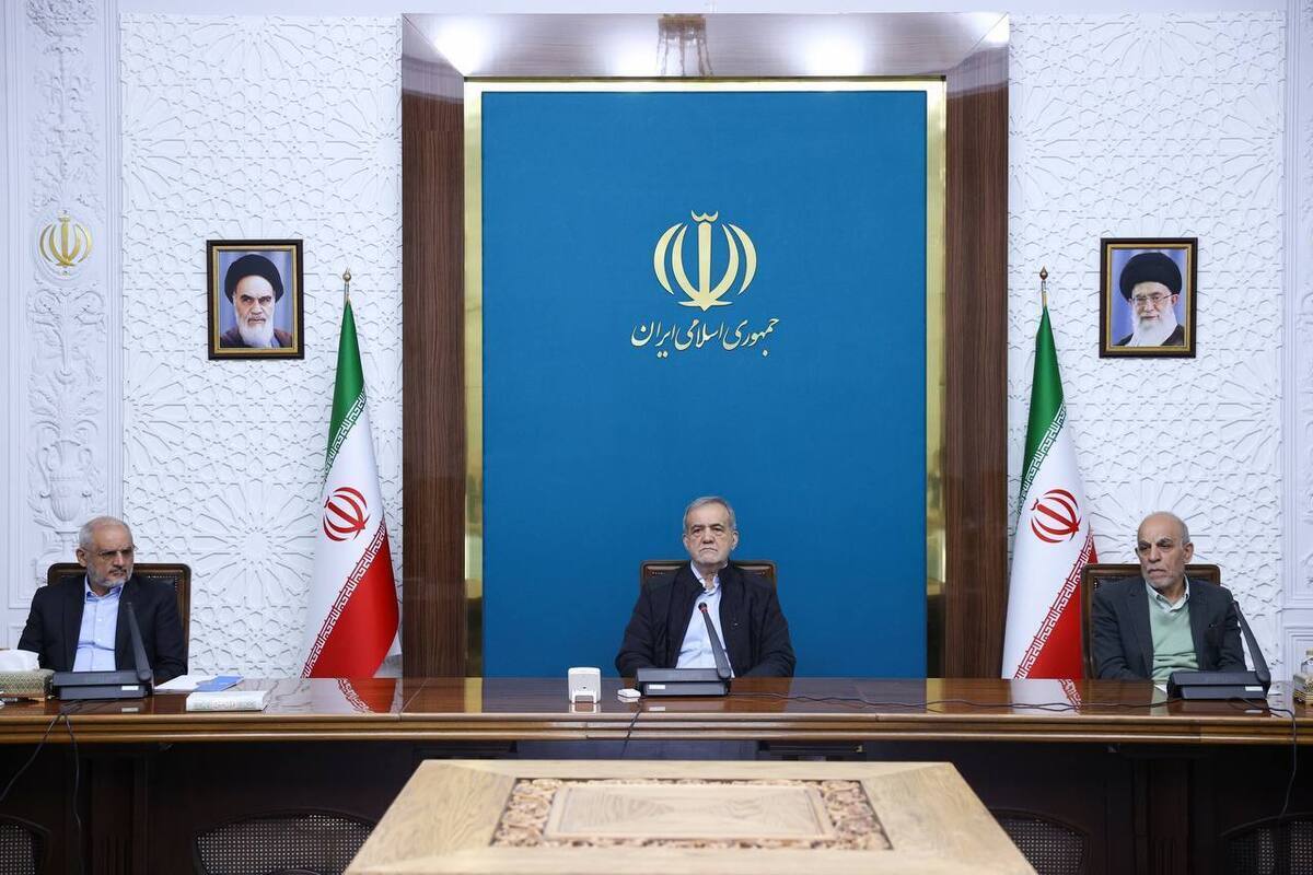 رئیس‌جمهور اعلام کرد: امروز بیش از پیش نیاز داریم کنار هم باشیم و اجازه ندهیم بین ما شکاف ایجاد کنند.
