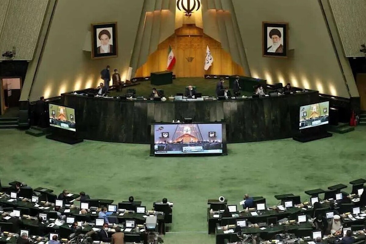 جلسه غیرعلنی مجلس شورای اسلامی درباره بررسی لوایح پالرمو (کنوانسیون ملل متحد علیه جرائم سازمان‌یافته فراملی) و CFT (کنوانسیون مقابله با تأمین مالی تروریسم) در حال برگزاری است.