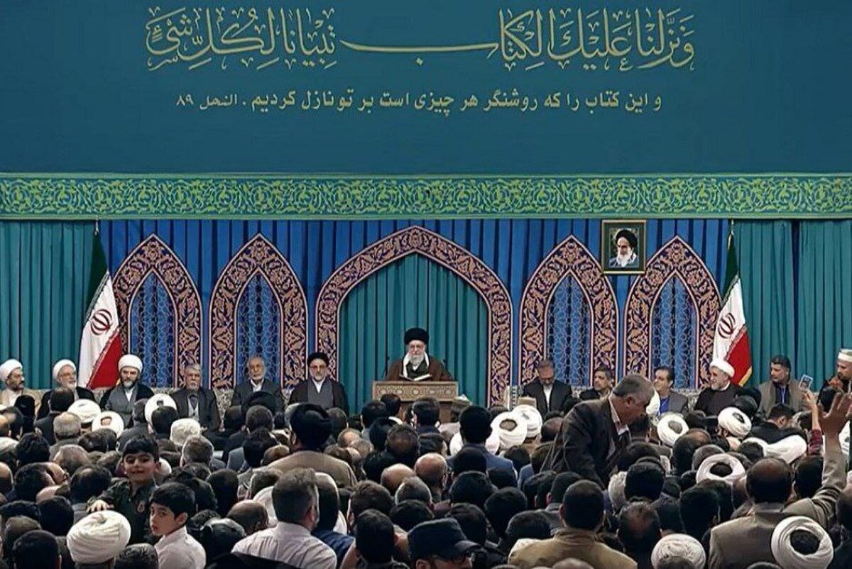 شرکت‌کنندگان در مسابقات بین‌المللی قرآن کریم امروز، یکشنبه، با حضرت آیت‌الله خامنه‌ای دیدار کردند.