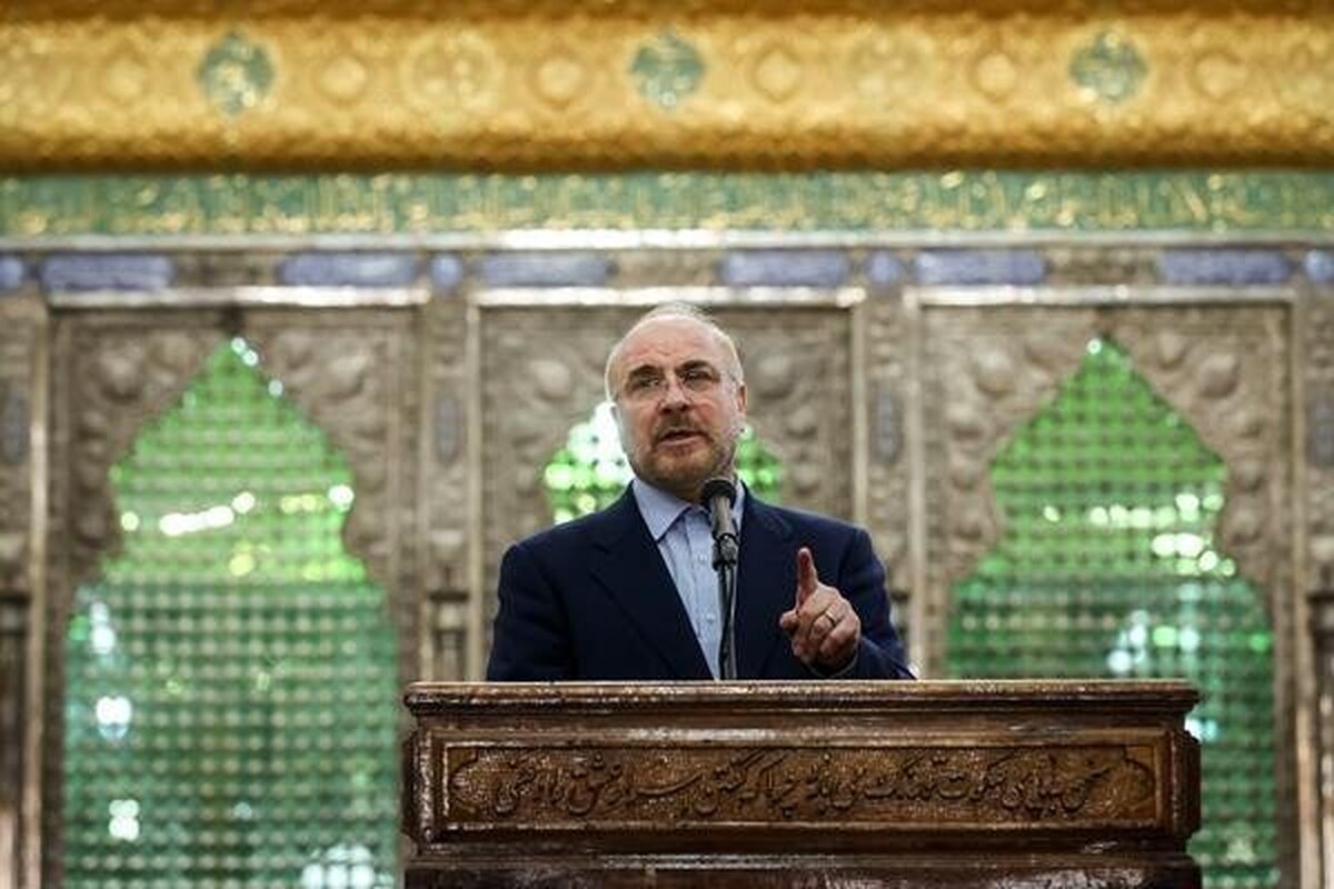رئیس و جمعی از نمایندگان مجلس شورای اسلامی با حضور در مرقد امام‌خمینی(ره)، با آرمان‌های بنیان‌گذار کبیر انقلاب اسلامی تجدید میثاق کردند.