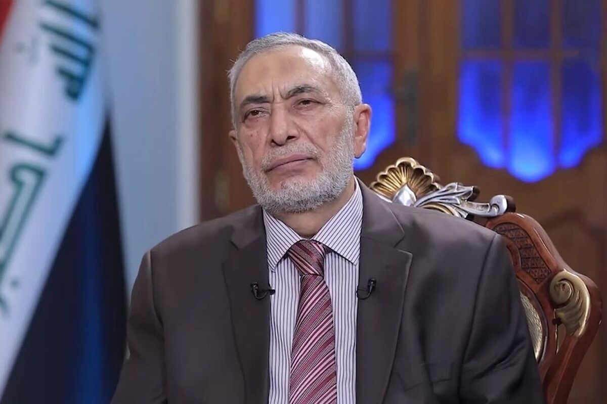 رئیس پارلمان عراق در رأس هیأتی پارلمانی به منظور دیدار با مقامات ایرانی، دقایقی قبل با استقبال نایب رئیس مجلس شورای اسلامی وارد تهران شد.