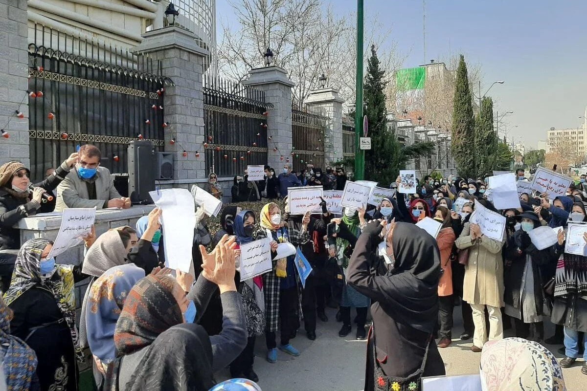 سخنگوی کمیسیون امورداخلی کشور و شورا‌های مجلس از تصویب ممنوعیت برگزاری اجتماعات و راهپیمایی در مکان‌های حساس و امنیتی در کمیسیون متبوعش خبر داد.