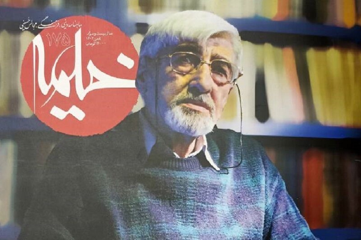 از میان غوغای انقلاب، صدایی برمی‌خیزد که همگان را به سوی امید فرا می‌خواند. این صدا، اولین صدای رادیو و تلویزیون انقلابیون بود.