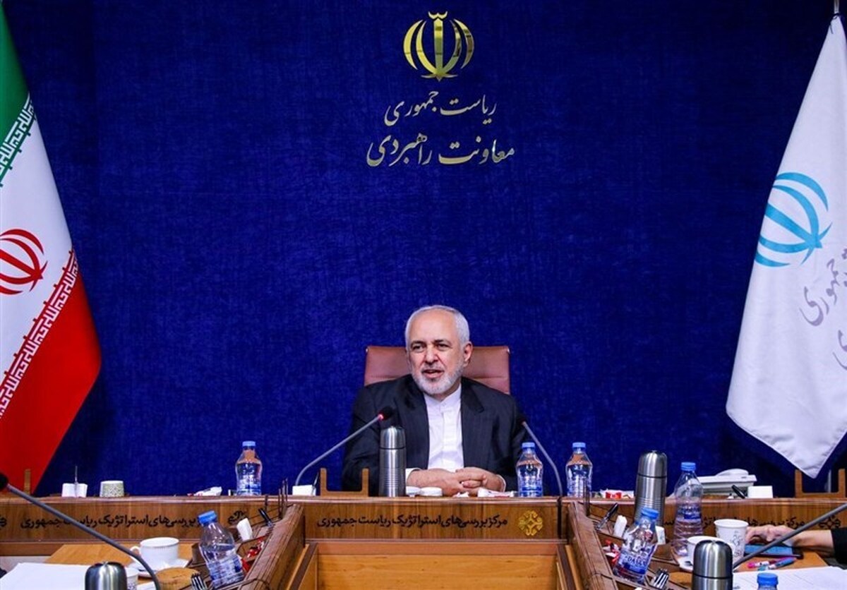 معاون راهبردی رئیس جمهور گفت: من معتقدم که باید با همه مذاکره کنیم، به‌جز رژیم‌صهیونیستی، اما باید آمریکا را خوب بشناسیم. برخی می‌خواهند آمریکا بیاید ما را نجات دهد!