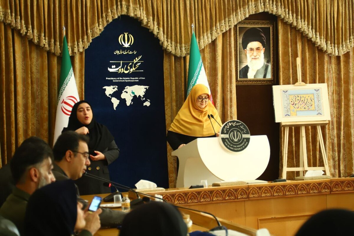 سخگوی دولت گفت: واگذاری سهام ایران خودرو طبق برنامه دولت‌ها در راستای کاهش تصدی‌گری است.