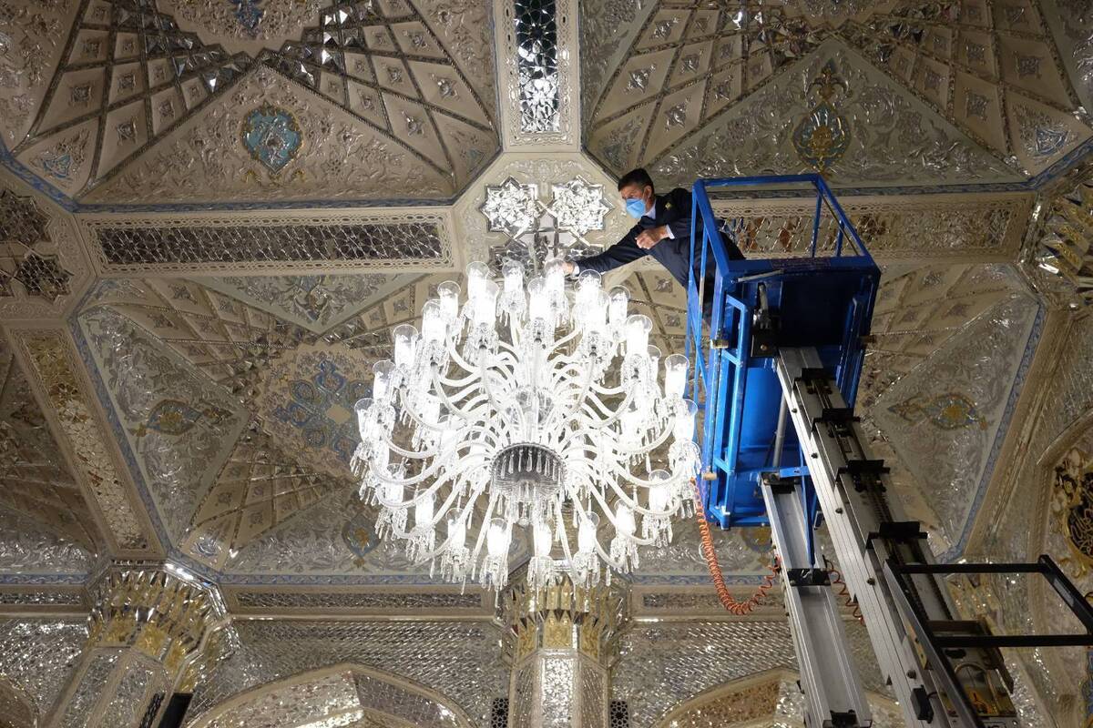 مدیرکل نذورات آستان قدس رضوی خبر داد: امسال از محل نذورات آستان قدس رضوی، ۴۰ میلیارد ریال صرف امور روشنایی و نورآرایی حرم مطهر رضوی شده است.