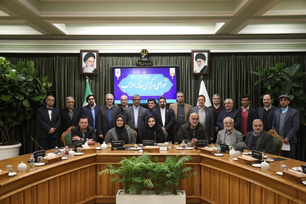 استاندار خراسان رضوی در جلسه با شورای مرکزی خانه احزاب خراسان رضوی بر استفاده از ظرفیت سرمایه‌های اجتماعی در مدیریت استان تاکید کرد.