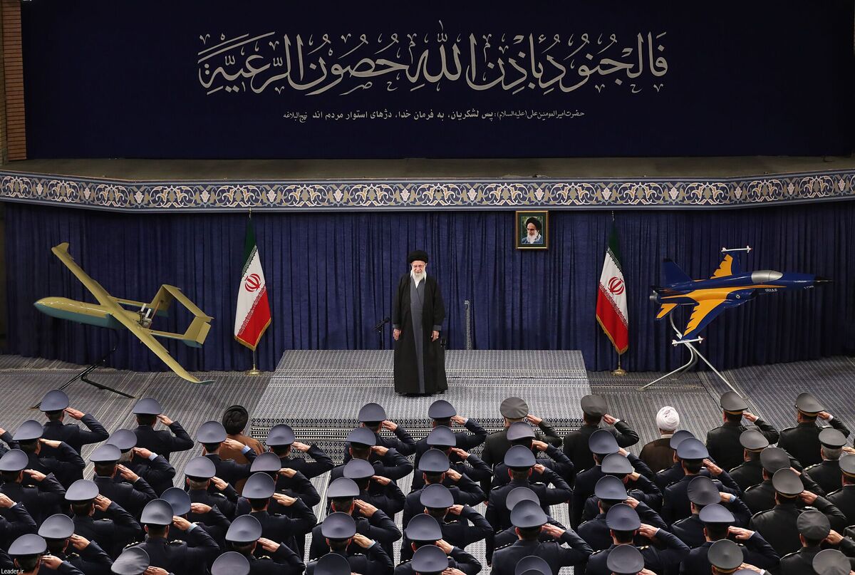 به مناسبت فرا رسیدن روز نیروی هوایی ارتش جمهوری اسلامی ایران، فردا جمعه (۱۹ بهمن ۱۴۰۳)؛ جمعی از فرماندهان این نیرو و نیروی پدافند هوایی با رهبر معظم انقلاب دیدار خواهند کرد.