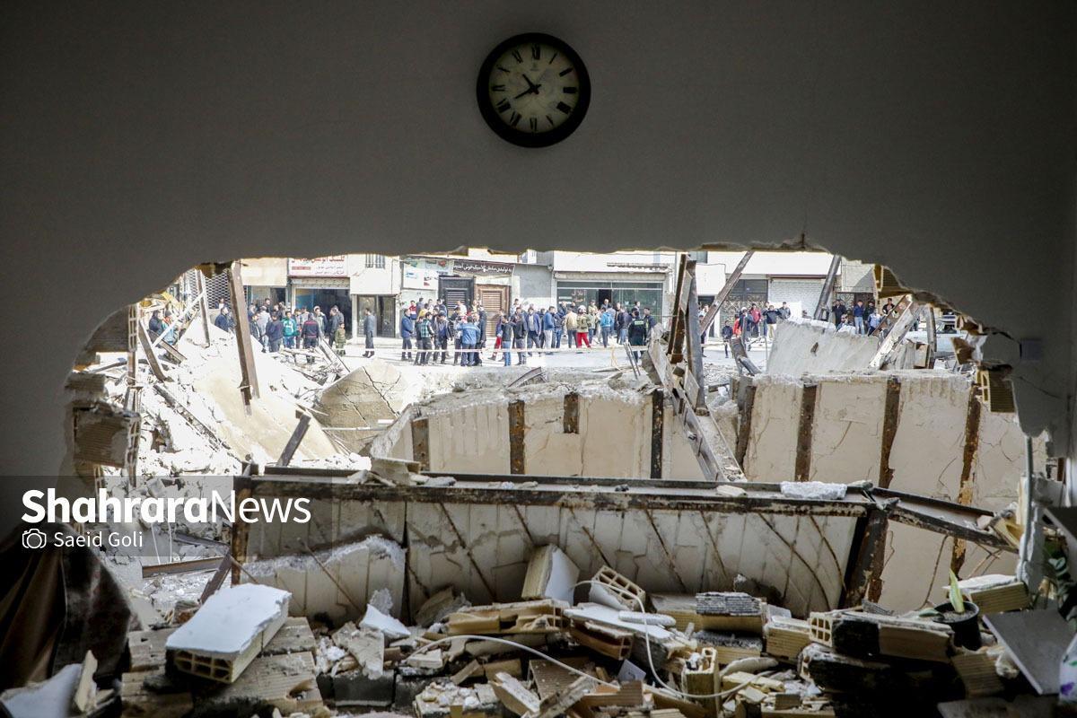 بامداد امروز، پنجشنبه، یک ساختمان چهار طبقه در حال ساخت واقع در بولوار توس مشهد فرو ریخت که در پی این حادثه، نگهبان ساختمان جان خود را از دست داد.