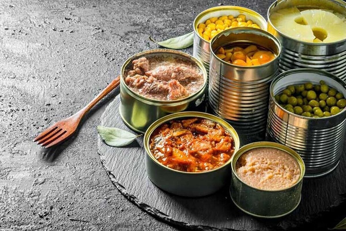 متخصص تغذیه گفت: مواد نگهدارنده از رشد باکتری‌ها جلوگیری می‌کنند و به همین دلیل در بسیاری از مواد غذایی بسته‌بندی‌شده مورد استفاده قرار می‌گیرند.
