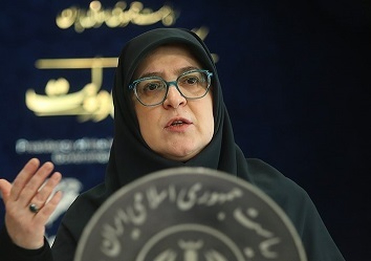 سخنگوی دولت نوشت: مذاکرات با کشور‌های اروپایی ادامه خواهد داشت و همه به خوبی می‌دانند ایران در شرایطی که مذاکره غیرشرافتمندانه باشد، به آن تن نخواهد داد.