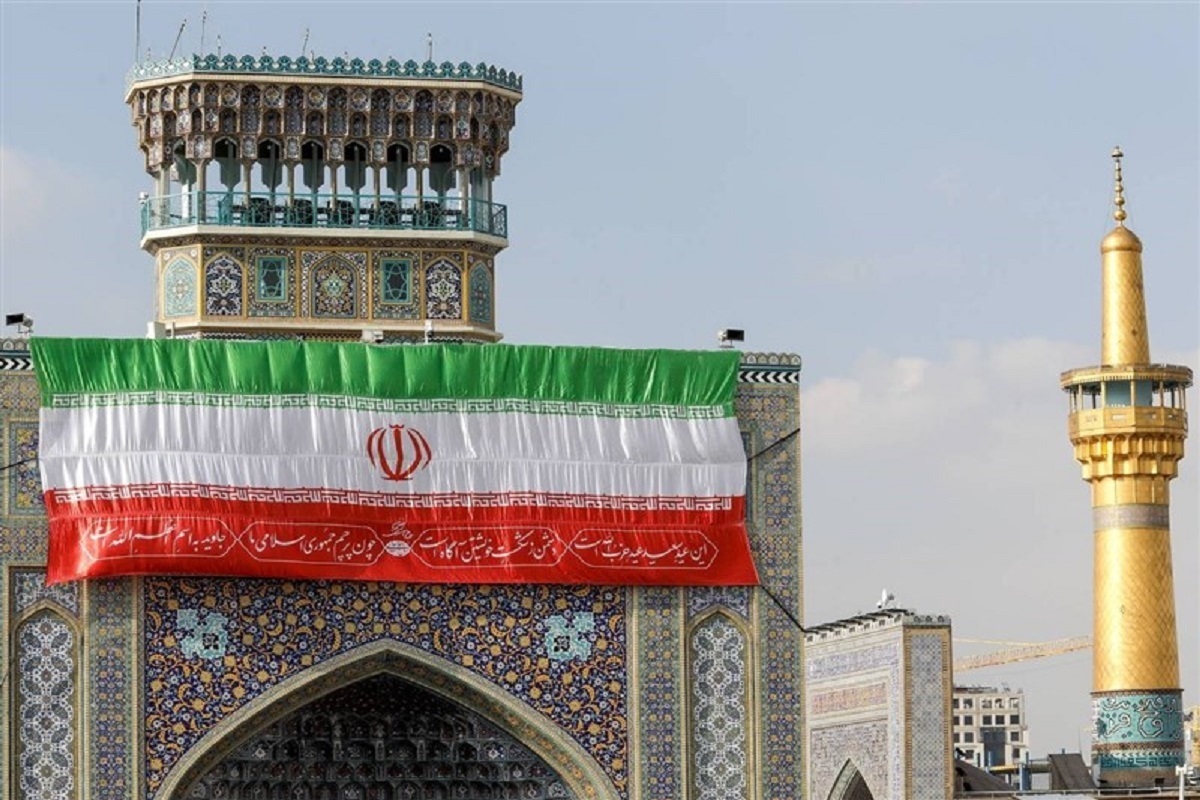 به همت معاونت تبلیغات اسلامی حرم مطهر رضوی، هم‌زمان با فرارسیدن ۲۲بهمن، سالروز پیروزی انقلاب اسلامی، ویژه‌برنامه‌های متنوعی در حرم امام هشتم، تدارک دیده شده است.