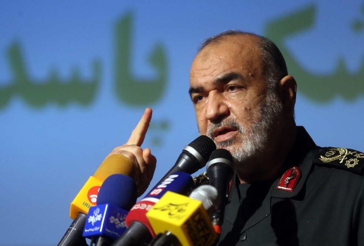 فرمانده کل سپاه پاسداران گفت: امام راحل با دست خالی آمریکا و همه متحدان او را غافلگیرانه شکست داد و شگفت‌انگیزترین رویداد قرن‌های اخیر را در عالم رقم زد.