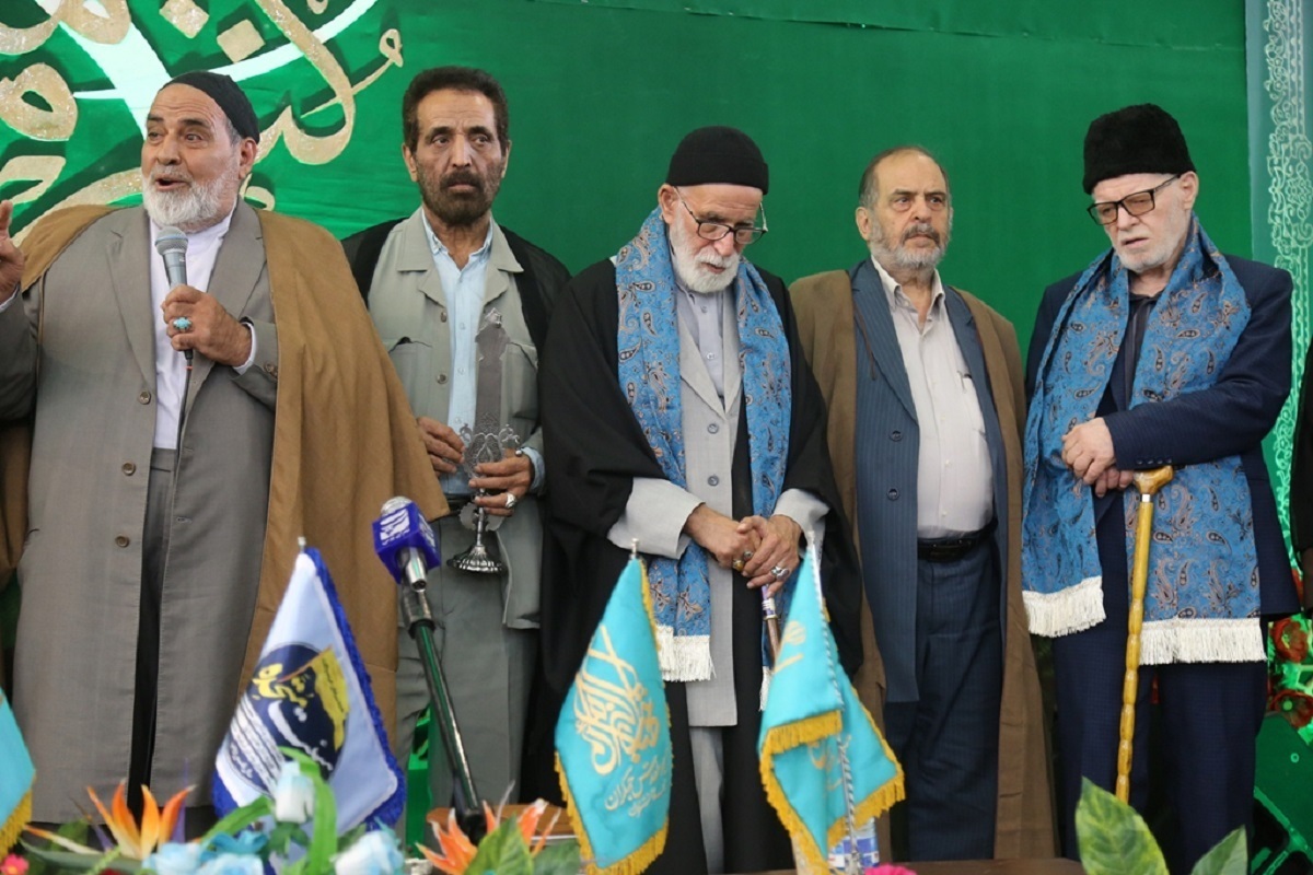 بیست‌ودومین اجلاس پیرغلامان و خادمان حسینی در سال ۱۴۰۴ به‌میزبانی مشهد مقدس با حضور ستایشگران، مداحان و فعالان هیئت‌های مذهبی از سراسر کشور و ۱۰ کشور جهان اسلام برگزار می‌شود.