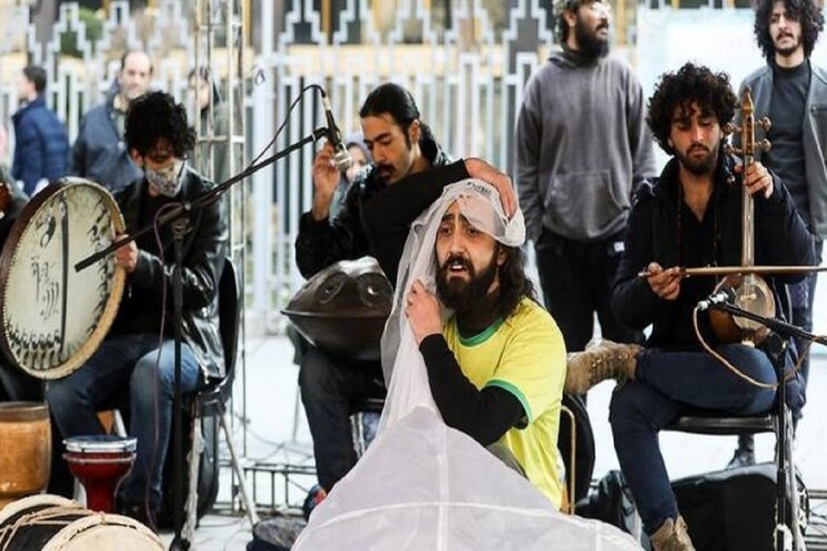 اجراهای موسیقی خیابانی از سوی ستاد چهلمین جشنواره بین‌المللی موسیقی فجر آغاز شد.
