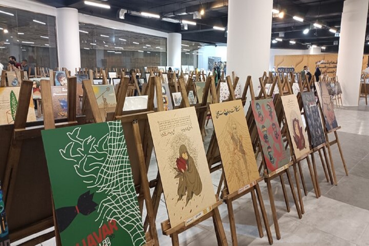 ۱۹ هزار و ۷۷۷ اثر به دبیرخانه سومین جشنواره ملی هنر‌های تجسمی ایثار ارسال شده است که ۱۷۰ اثر در یازده رشته هنری برای نمایشگاه انتخاب و ۲۰ نفر برگزیده شدند.