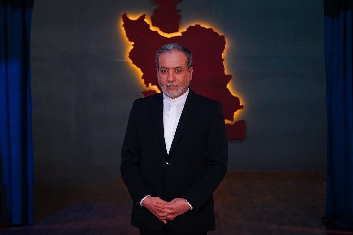 وزیر امورخارجه کشورمان راهی عمان شد.