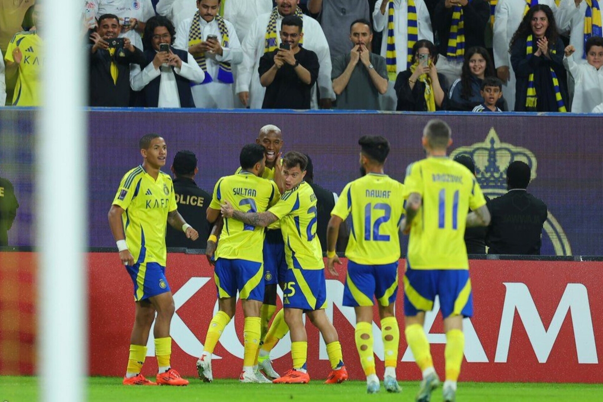 مدیریت باشگاه النصر عربستان به بازیکنان و اعضای کادرفنی این تیم پیش از دیدار با تیم فوتبال پرسپولیس ایران پاداش داد.