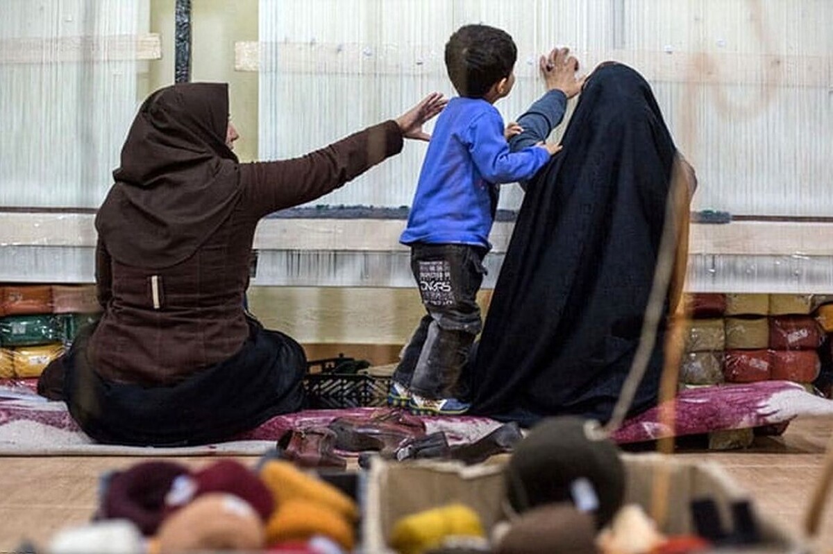 معاون رئیس جمهور در امور زنان و خانواده به لزوم آموزش مهارت‌های زندگی در کنار توانمندسازی اقتصادی زنان تاکید کرد و گفت: این امر نه تنها در ارتقای وضعیت اقتصادی بلکه در بهبود روابط اجتماعی و فرهنگی آنان موثر است.