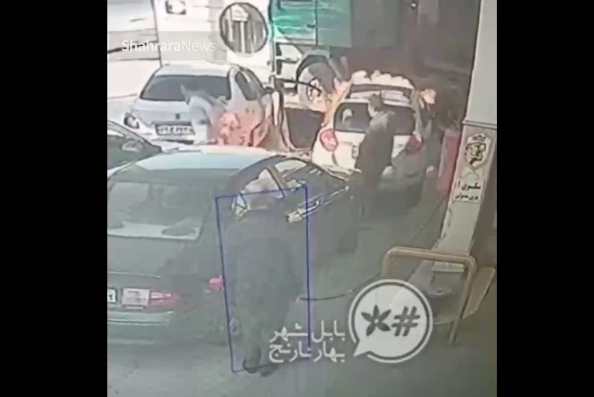 راننده خانم در پمپ بنزین بابل به دلیل اشتباه یک فرد و پاشیدن بنزین روی ماشین روشن او دچار حریق شد!