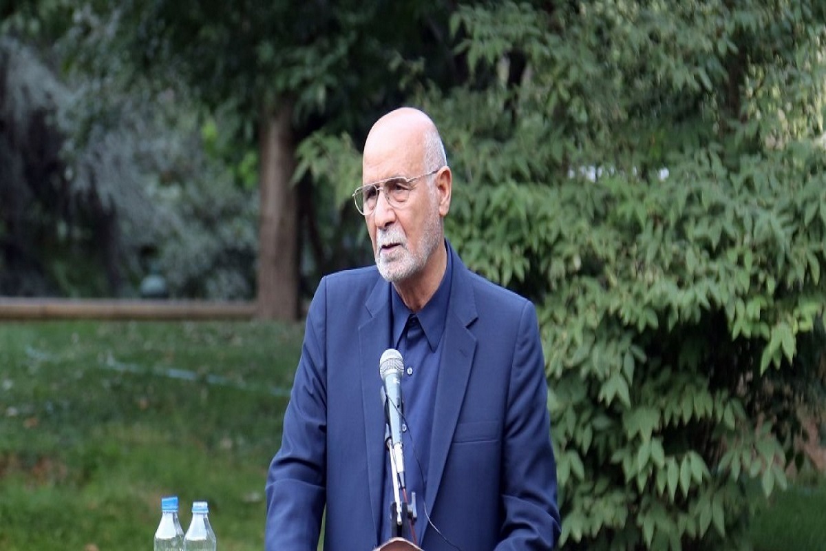 در نخستین روز از برگزاری همایش ملی سلامت معنوی اسلامی دکتر سید محمود طباطبایی به عنوان استاد چهره سلامت معنوی در عرصه علوم پزشکی کشور، معرفی شد.