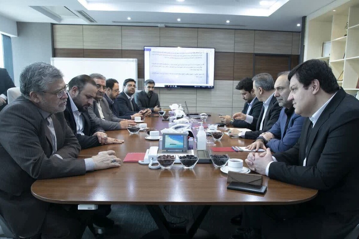شهردار مشهد مقدس با مدیران عامل بانک‌های ملت و شهر دیدار و گفت‌و‌گو کرد.
