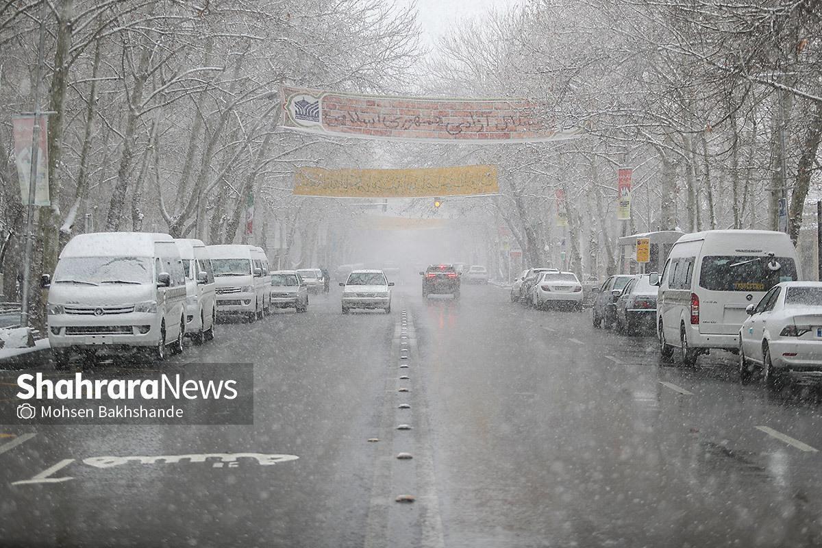 سازمان هواشناسی درباره کاهش دما تا ۱۵ درجه سانتی‌گراد و بارش برف و باران در نقاط مختلف کشور هشدار داد.