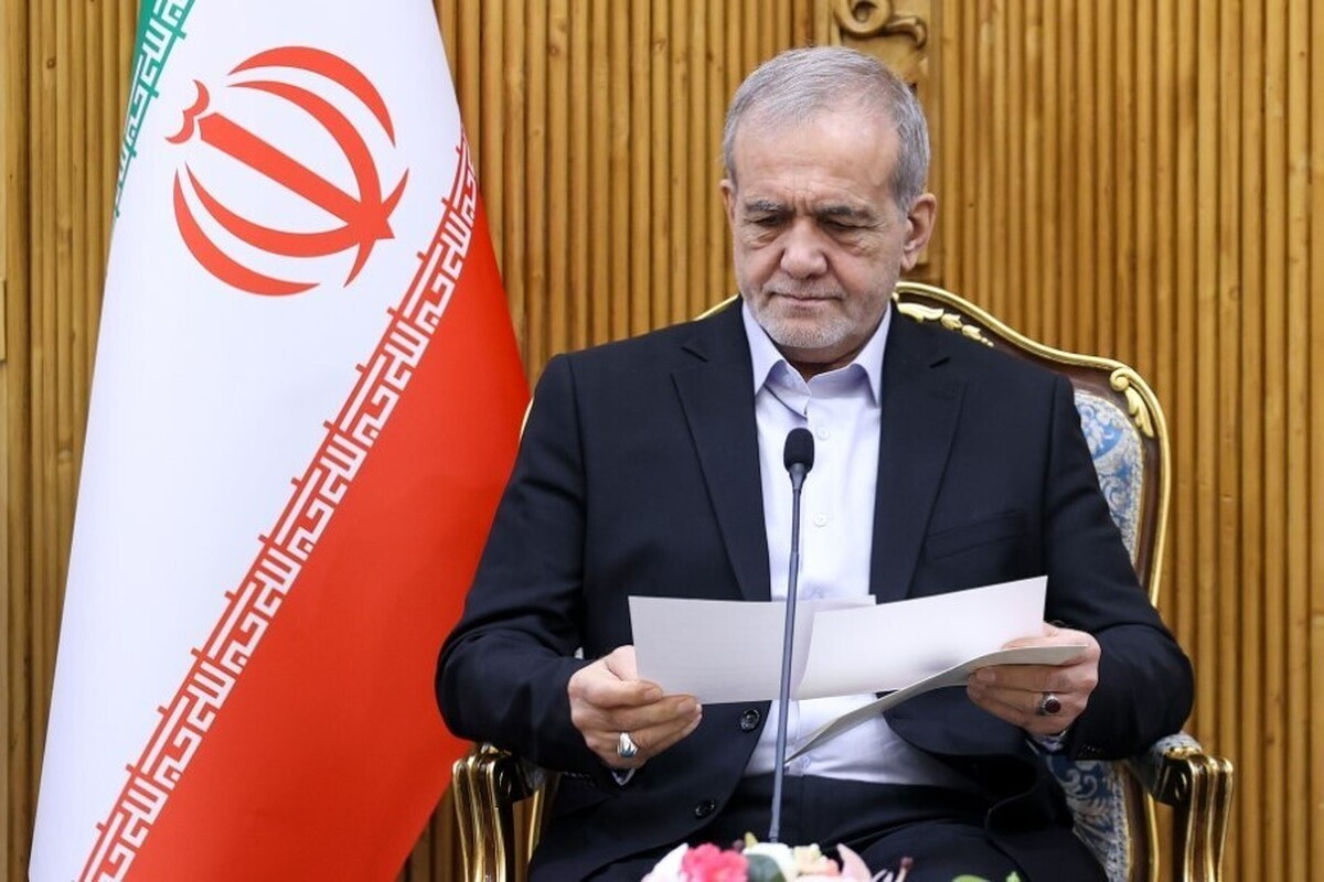 رئیس‌جمهور گفت: در مملکت اگر من و شما بیل نزنیم با امضا چیزی درست نمی‌شود. تصمیم داریم در عرض یک سال مداراس را بسازیم.