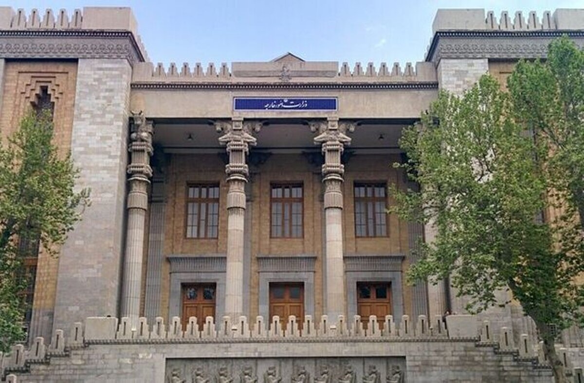 علی علیزاده، سفیر جمهوری آذربایجان در تهران با مجتبی دمیرچی‌لو، دستیار وزیر و مدیرکل اوراسیای وزارت امور خارجه، در محل وزارت امور خارجه جمهوری اسلامی ایران دیدار و گفت‌و‌گو کرد.